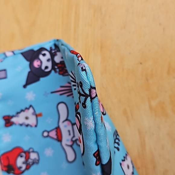 SANRIO HELLO KITTY AND FRIENDS CROSSBODY BAG - Picture 7 of 11